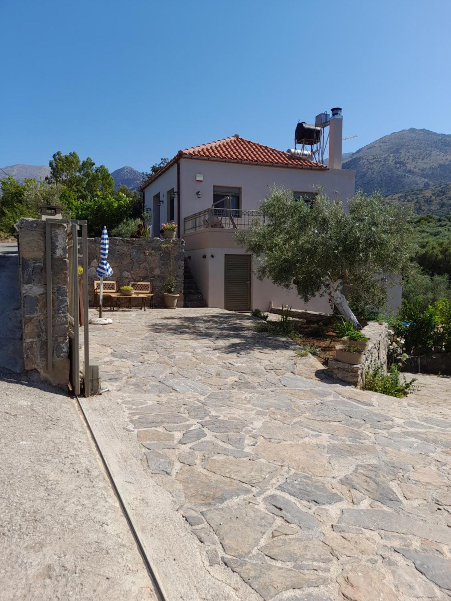 "Villa Kastania" Melidoni, Chania, Crete Exterior photo